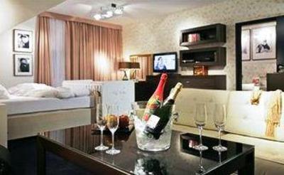 фото отеля Savoy Royal Hotel