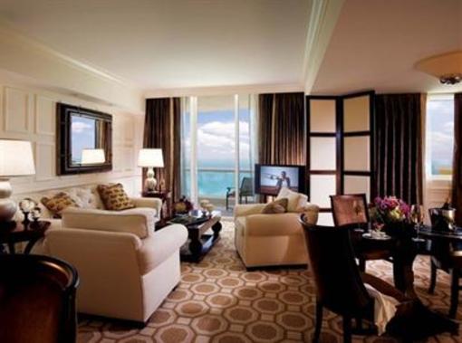 фото отеля Acqualina Resort & Spa on the Beach