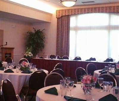 фото отеля Lakeview Signature Inn Calgary Airport