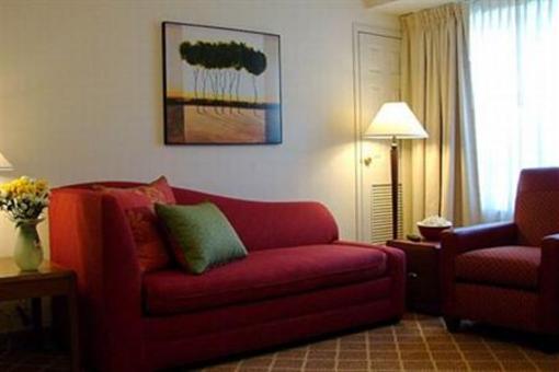 фото отеля Lakeview Signature Inn Calgary Airport