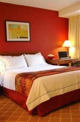 фото отеля Lakeview Signature Inn Calgary Airport