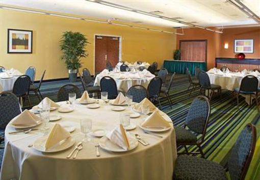 фото отеля Fairfield Inn & Suites Cleveland Beachwood