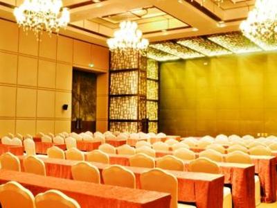 фото отеля Eadry Royal Garden Hotel Luxury
