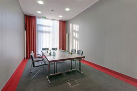 фото отеля Tryp Wolfsburg