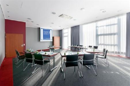 фото отеля Tryp Wolfsburg