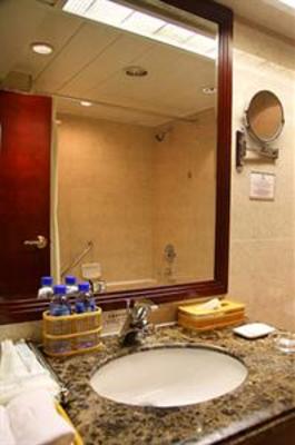 фото отеля Landmark Towers Hotel