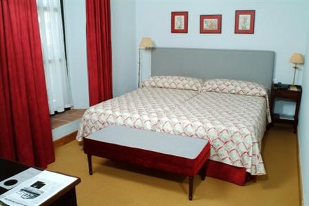 фото отеля Posada De Valdezufre Aracena