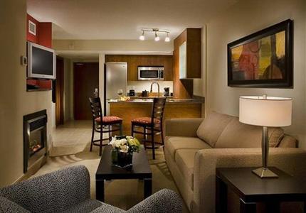 фото отеля Embassy Suites Montreal