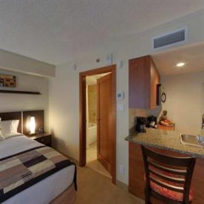 фото отеля Embassy Suites Montreal