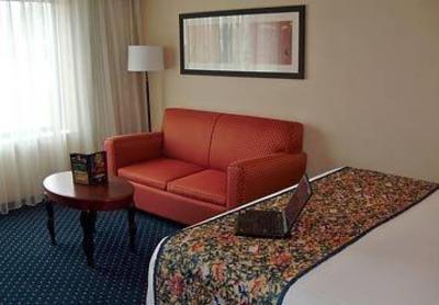 фото отеля Courtyard by Marriott Cincinnati North at Union Centre