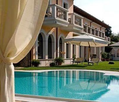 фото отеля Sogno Hotel San Felice del Benaco