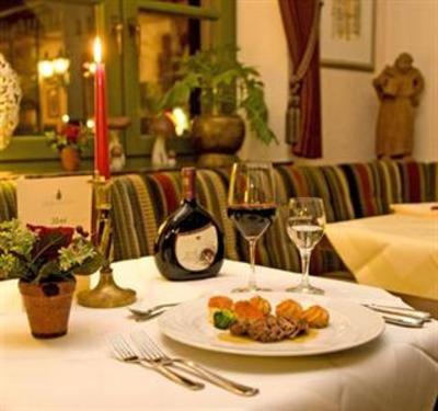 фото отеля Schlosshotel Mespelbrunn