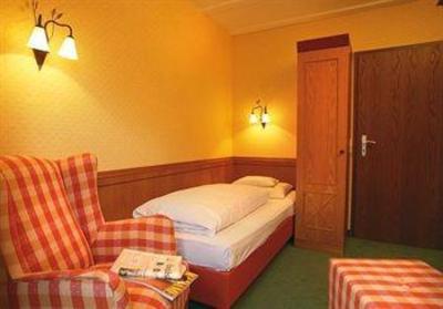 фото отеля Landidyll Hotel Zum Kreuz