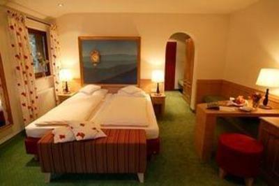фото отеля Landidyll Hotel Zum Kreuz