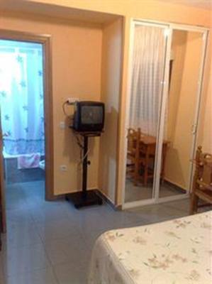 фото отеля Hostal Al-Qazeres