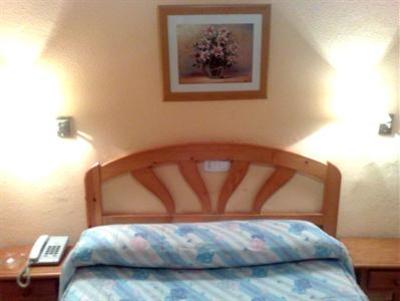 фото отеля Hostal Al-Qazeres