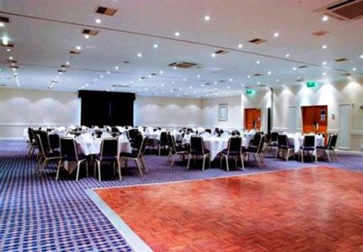 фото отеля Holiday Inn Basildon