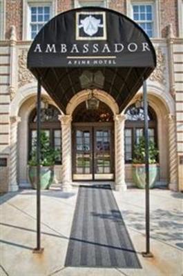 фото отеля Hotel Ambassador Downtown / Utica Square