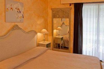 фото отеля Hotel Le Colombier Moustiers-Sainte-Marie
