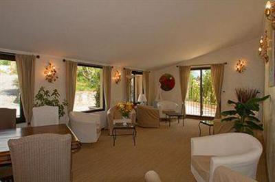 фото отеля Hotel Le Colombier Moustiers-Sainte-Marie