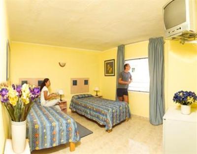 фото отеля Hostal Medina