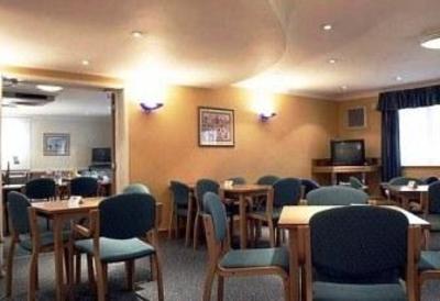 фото отеля Express by Holiday Inn Rayleigh