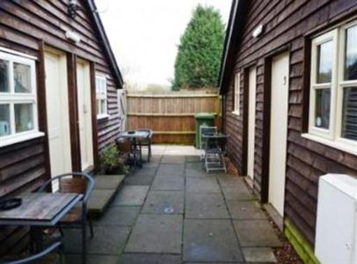 фото отеля Woodland Lodge Hoddesdon