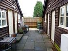 фото отеля Woodland Lodge Hoddesdon