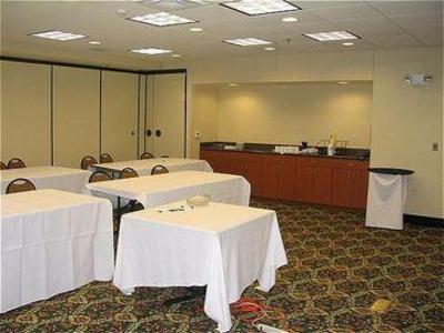 фото отеля Holiday Inn Hotel & Suites University Ann Arbor