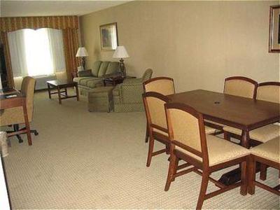 фото отеля Holiday Inn Hotel & Suites University Ann Arbor