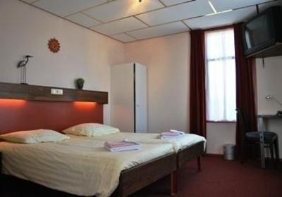 фото отеля Hotel De Gouden Klok Holwerd