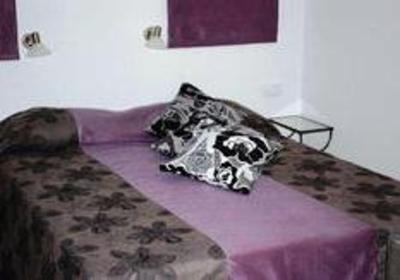 фото отеля Nuriel Guest House