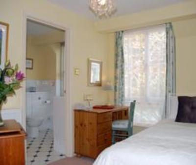 фото отеля Chalk Lane Hotel Epsom