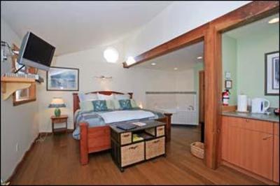 фото отеля Maritimer Bed and Breakfast Gibsons