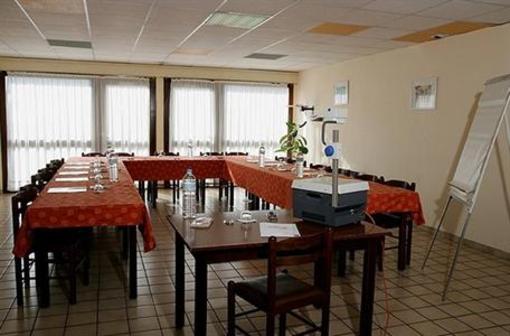 фото отеля Inter Hotel Amarys Tarbes