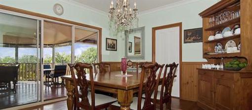 фото отеля Avocado Grove B&B