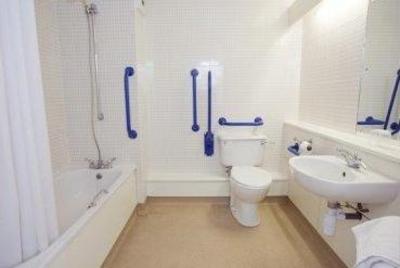 фото отеля Travelodge Hotel Dunkirk Canterbury