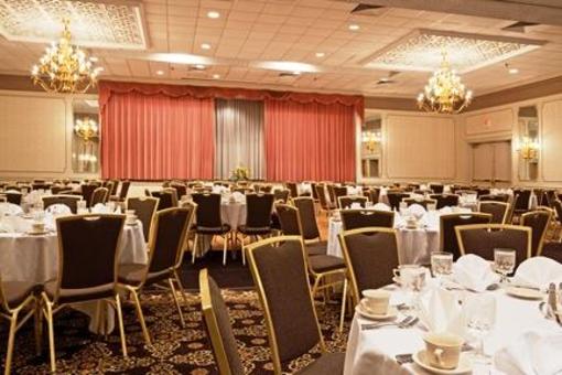 фото отеля Holiday Inn Mansfield Foxboro