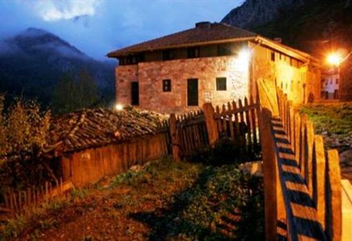 фото отеля Hosteria Del Huerna