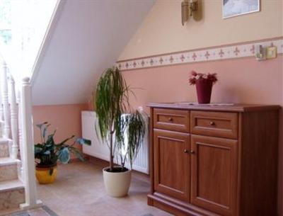 фото отеля Yellow Apartment House