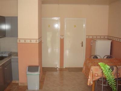 фото отеля Yellow Apartment House
