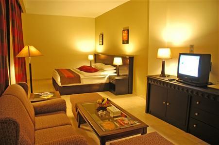 фото отеля Days Inn Hotel & Suites Aqaba