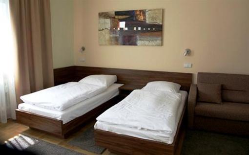 фото отеля Hotel Am Charlottenplatz Esslingen am Neckar
