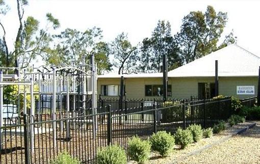 фото отеля Lake Macquarie Resort Accommodation Cams Wharf