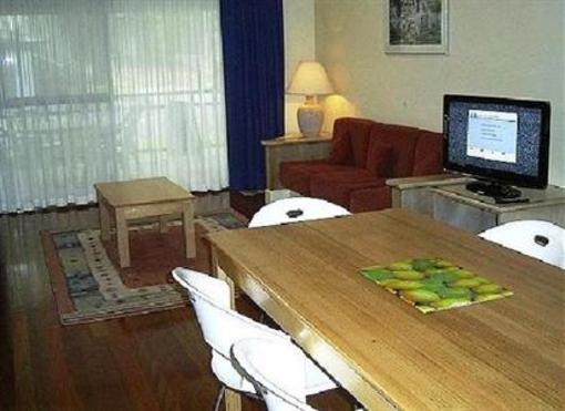 фото отеля Lake Macquarie Resort Accommodation Cams Wharf