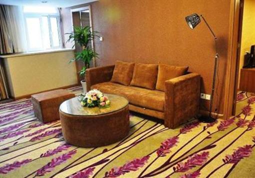 фото отеля Super 8 Hotel Qingdao Chengyang Bao Long City Square