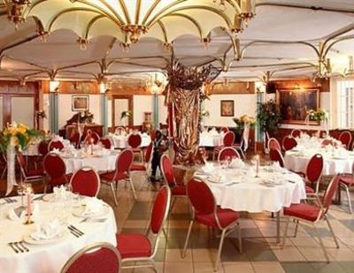 фото отеля Hotel Schweizerhof Gyor