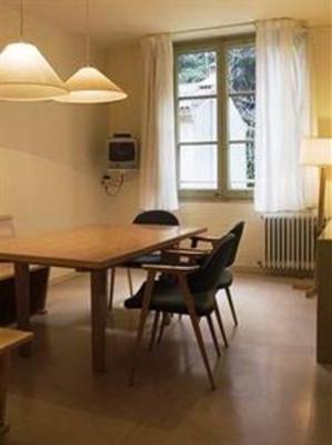 фото отеля Apartamentos Montserrat Abat Marcet