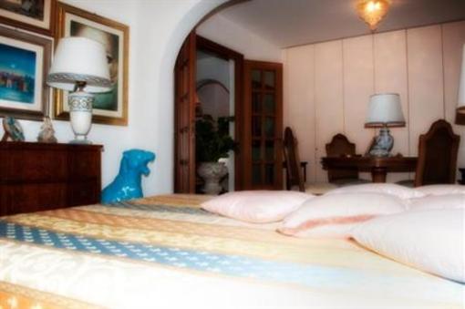 фото отеля Lucilla's World B&B