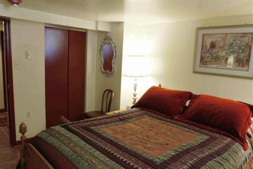фото отеля Academy Bed and Breakfast